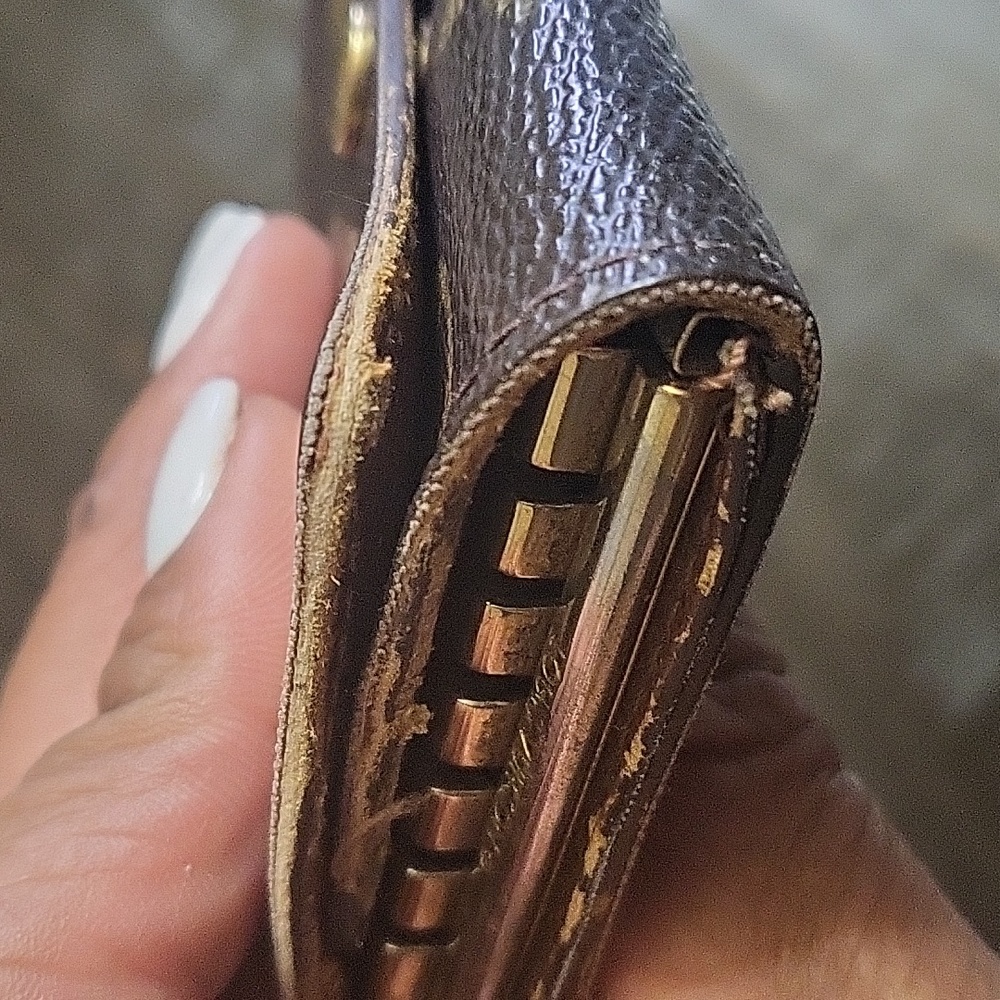 Louis vuitton 6-key holder - Picture 5 of 15